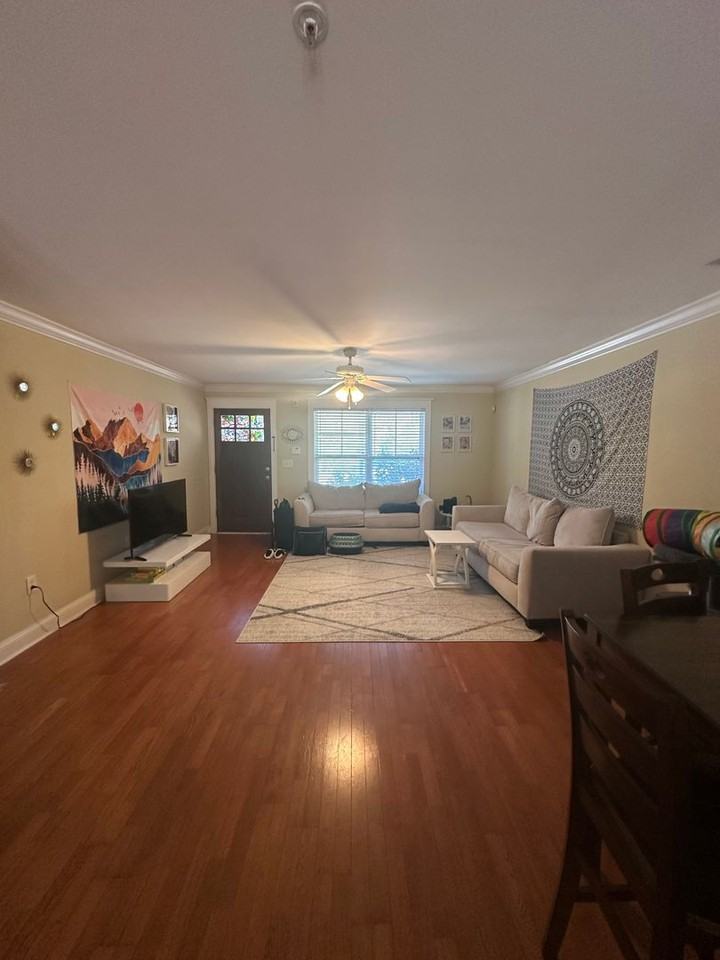 1035 Barnett Shoals Rd - Photo 2 of 31