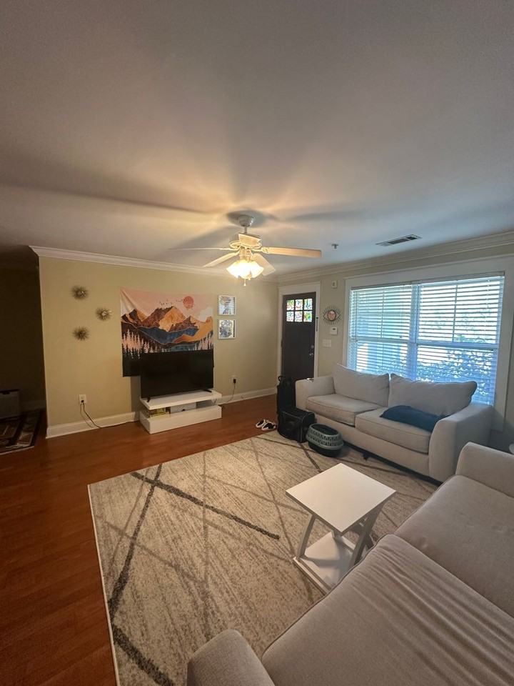 1035 Barnett Shoals Rd - Photo 3 of 31