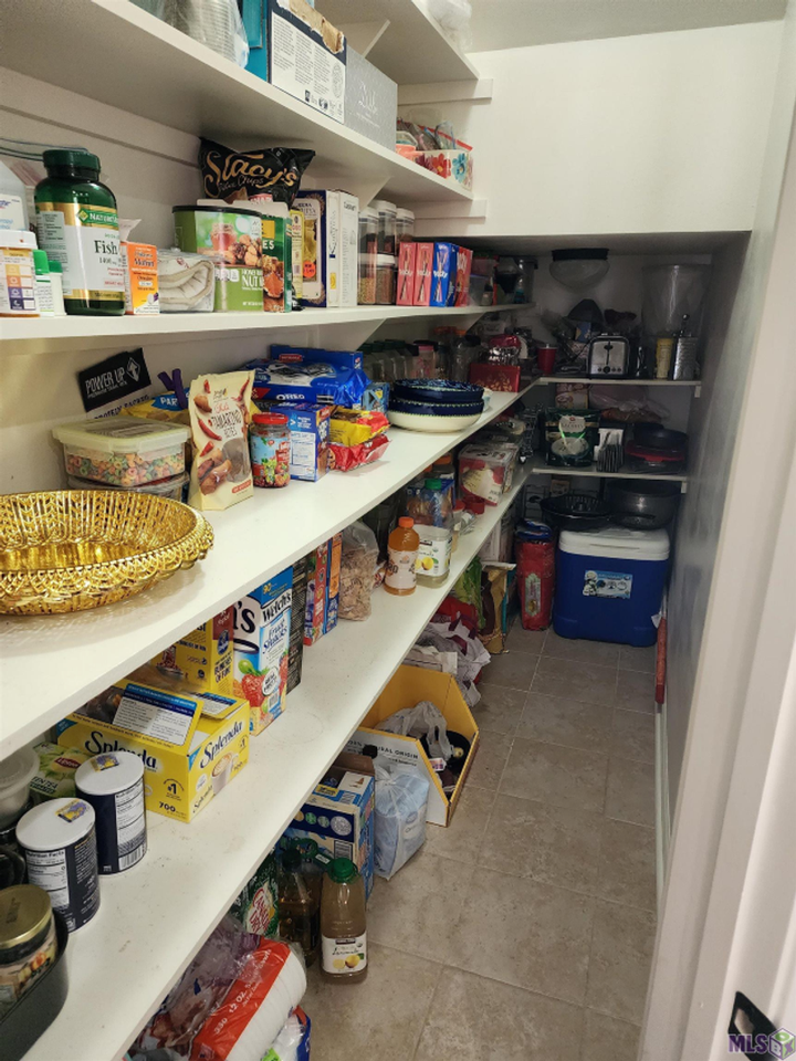 16529 Gallion Dr - Photo 4 of 21