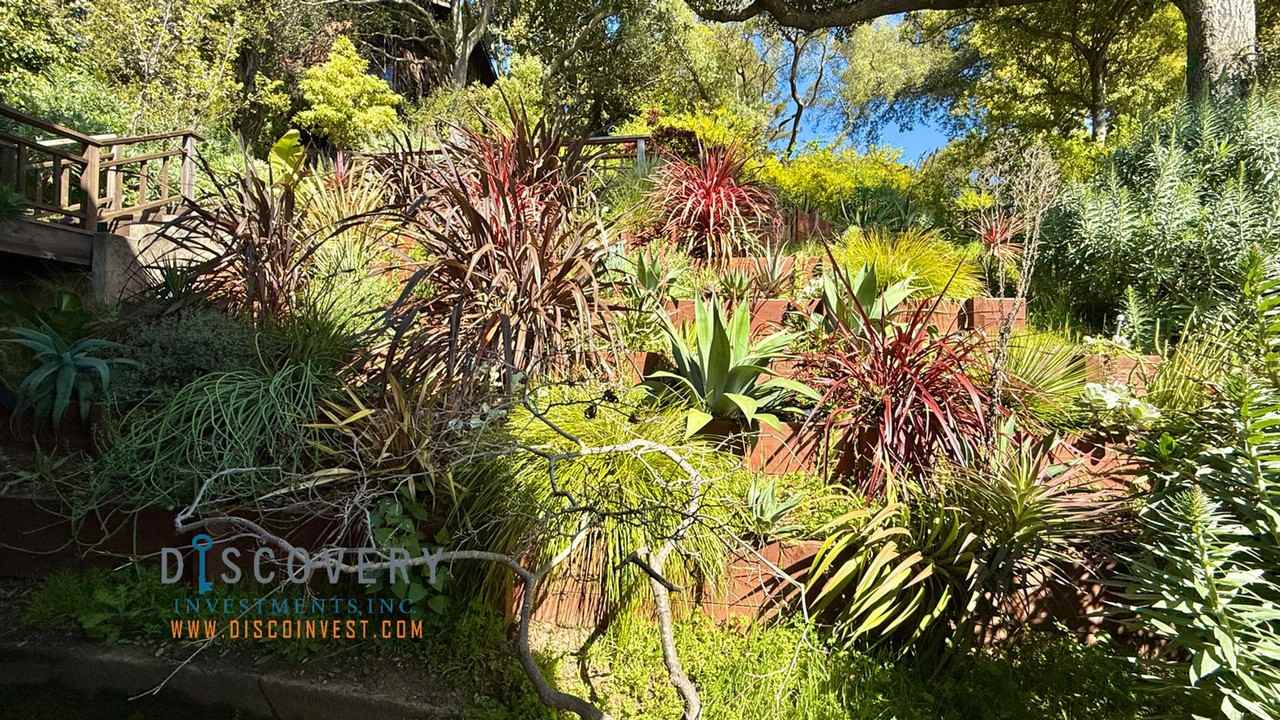 60 Panoramic Way - Photo 2 of 50