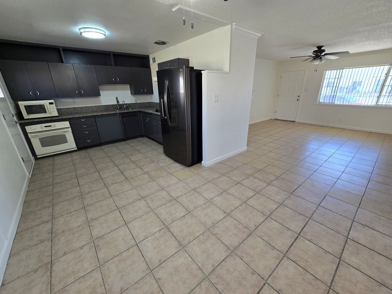 2780 Stine Way - Photo 5 of 17