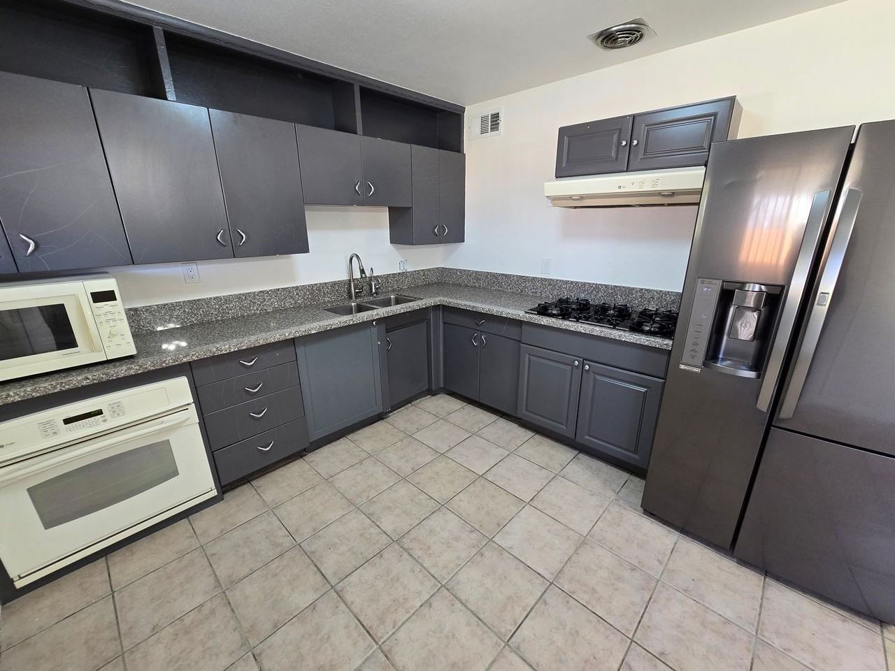 2780 Stine Way - Photo 6 of 17