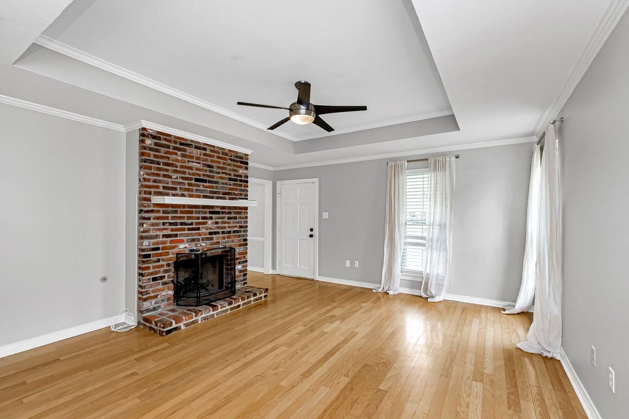 1336 Bullrush Dr - Photo 3 of 11