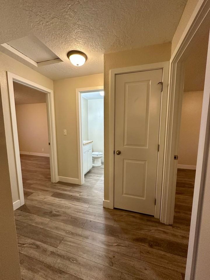 919 Nw Ewen St - Photo 6 of 11