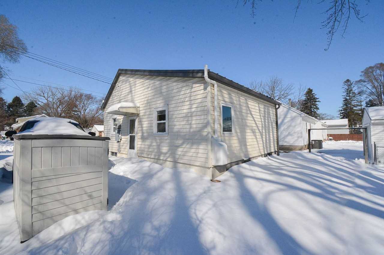 1732 2nd Ave Se - Photo 2 of 16