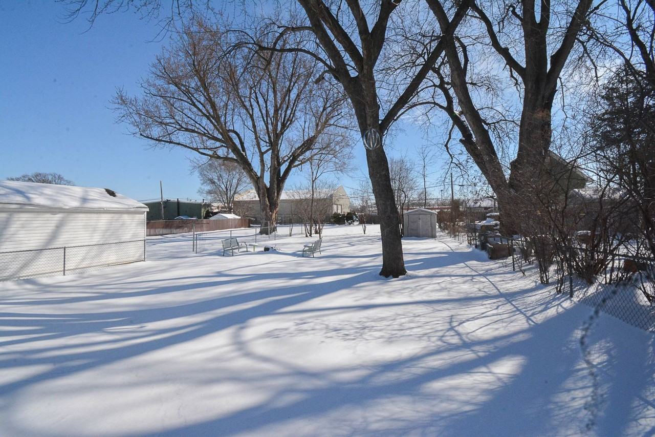 1732 2nd Ave Se - Photo 3 of 16