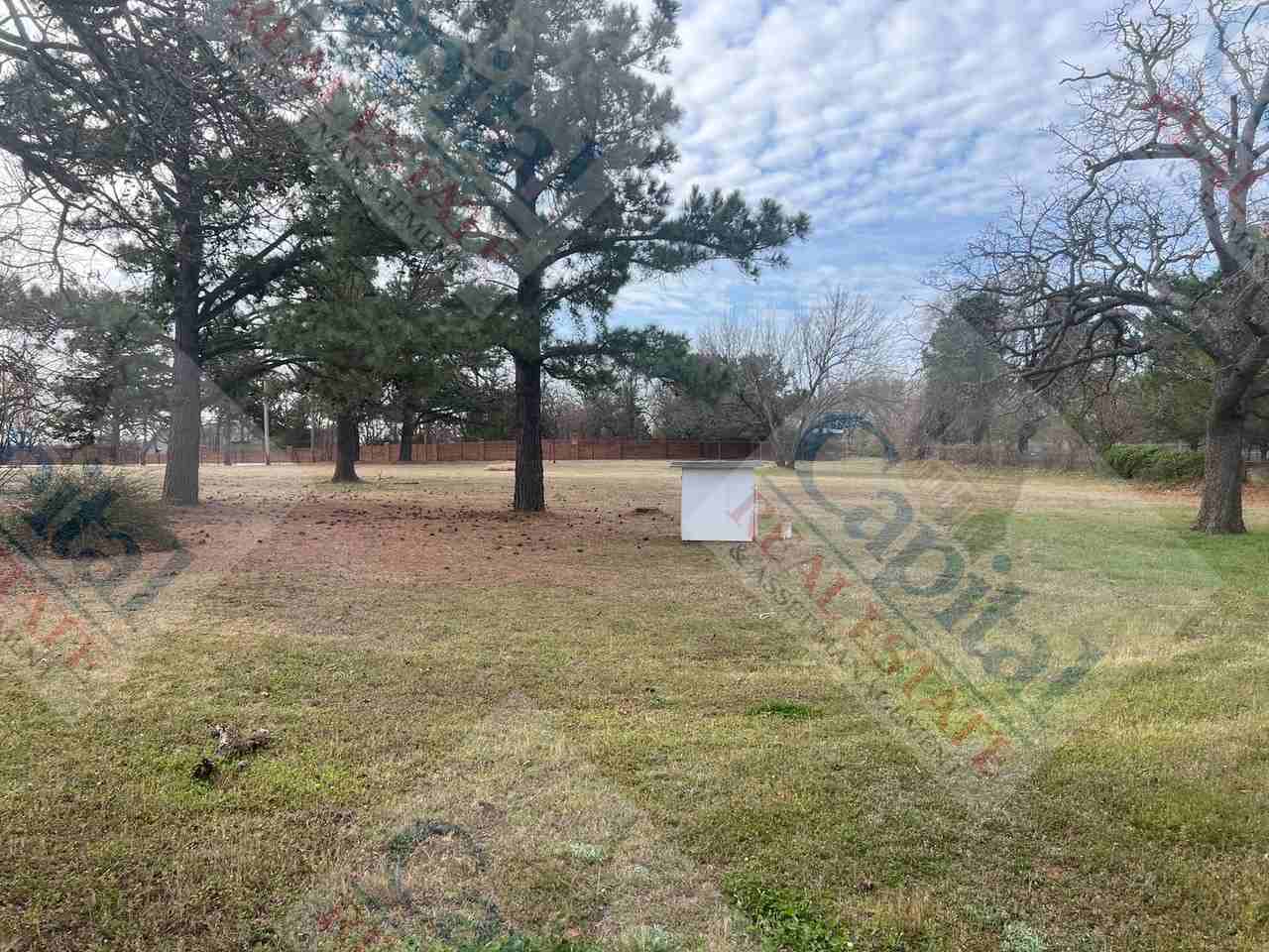 18251 Se 29th St - Photo 2 of 30