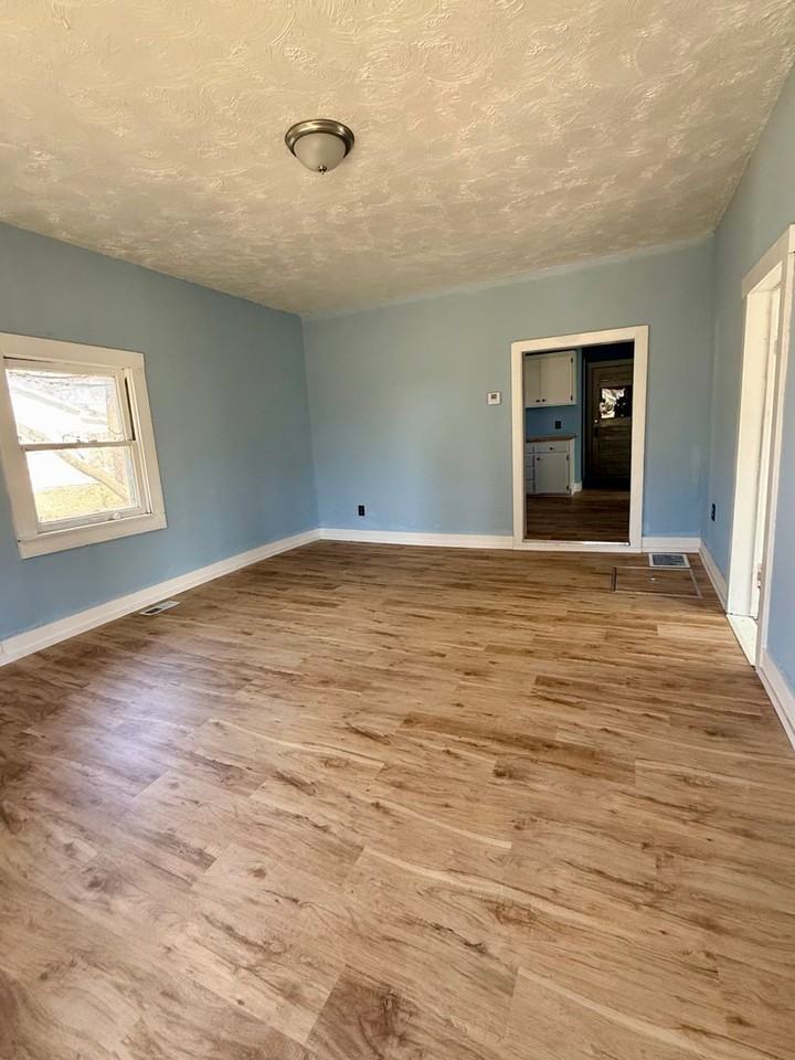 318 Ne Paramore St - Photo 2 of 10