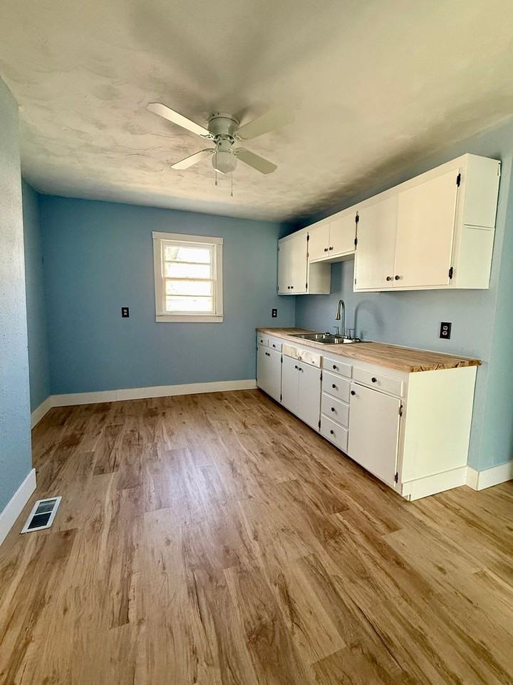 318 Ne Paramore St - Photo 5 of 10