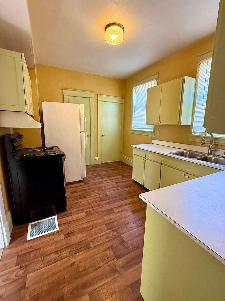 1624 Sw Polk St - Photo 6 of 14