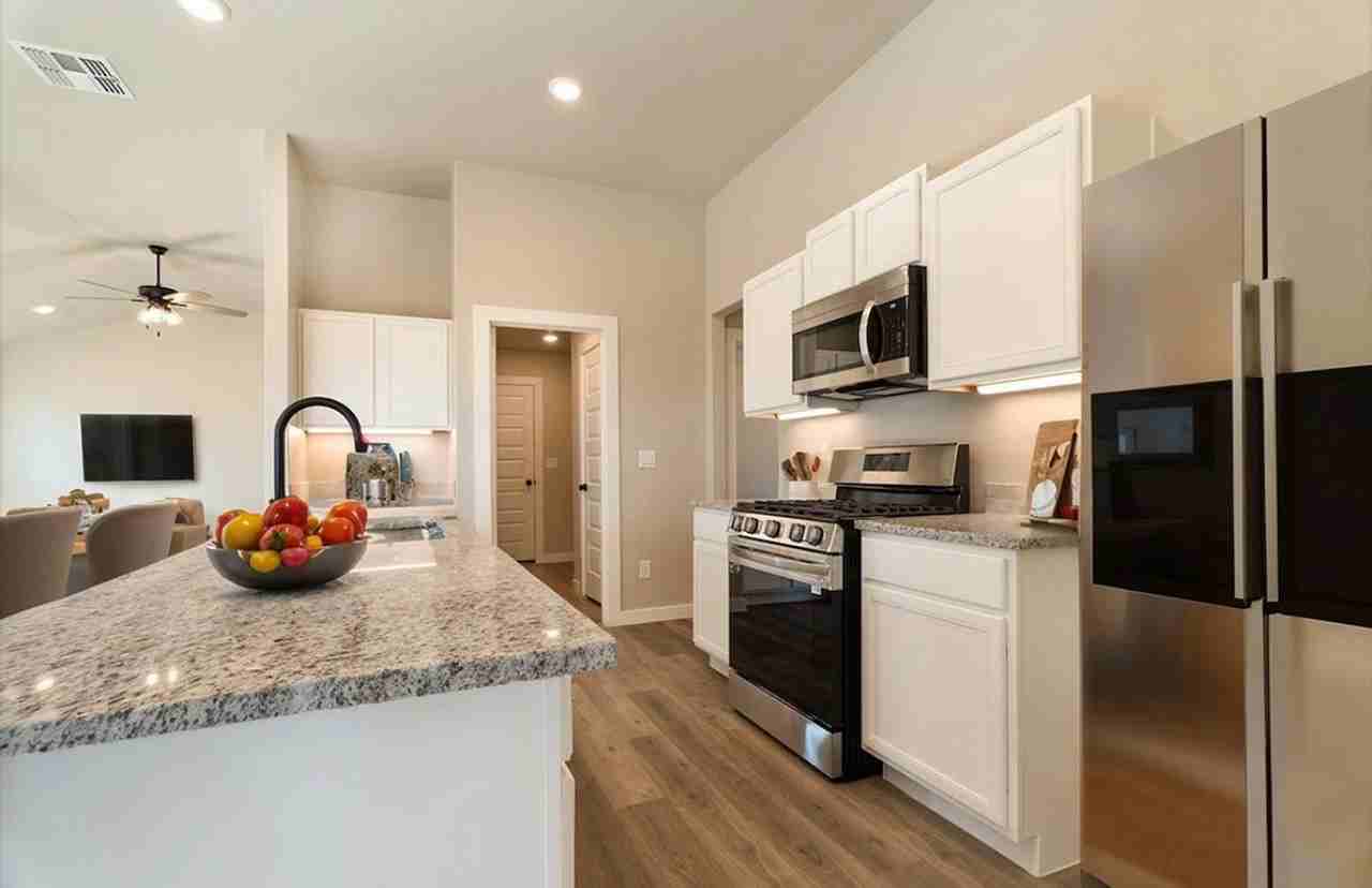 2146 Langford Ave - Photo 4 of 7