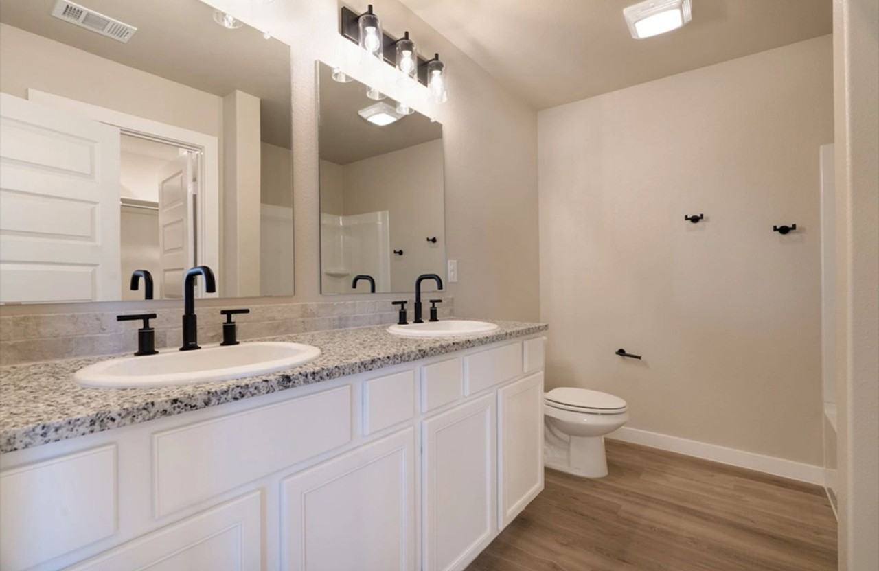 2146 Langford Ave - Photo 5 of 7