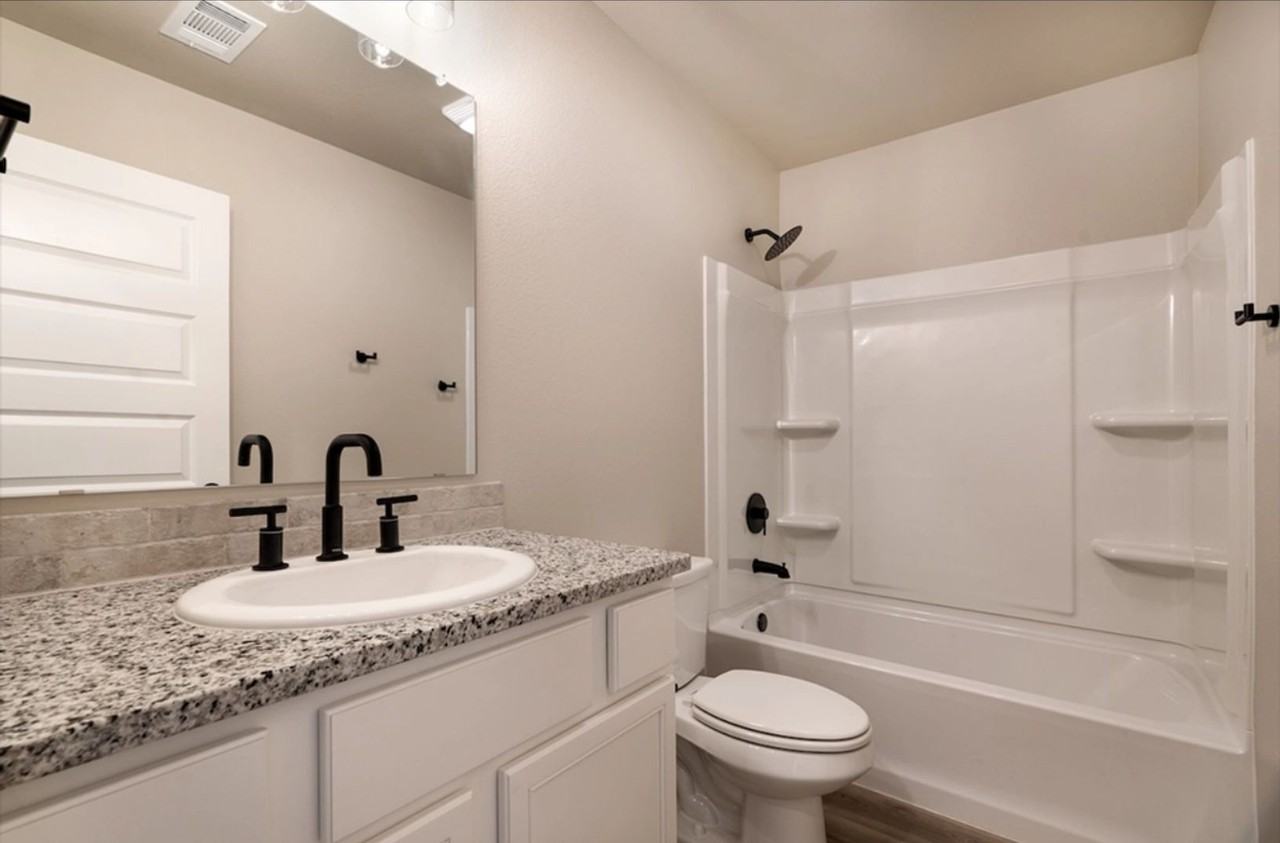 2146 Langford Ave - Photo 6 of 7