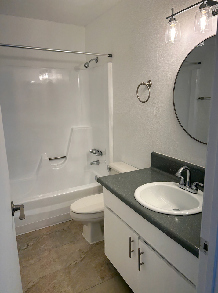 505 W. 6th Street - Photo 7 of 8