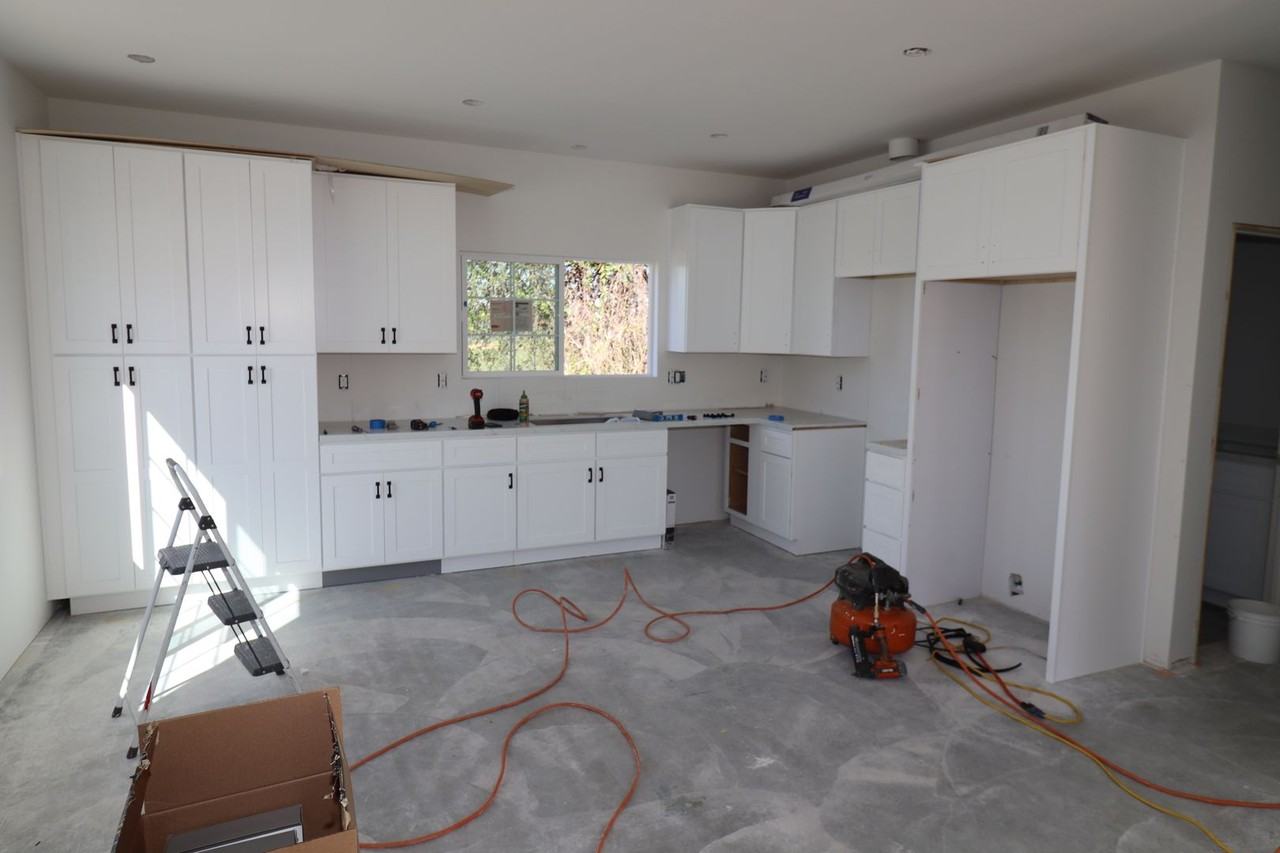 684 N Cambridge St - Photo 2 of 19
