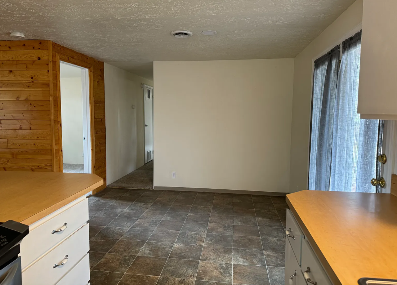 20618 Silas Dr - Photo 4 of 14