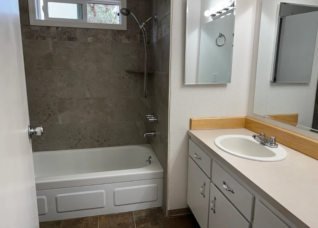 20618 Silas Dr - Photo 5 of 14