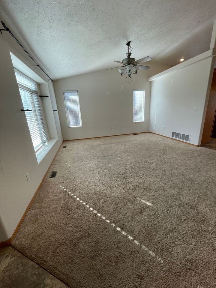 2914 Hoefer Ave - Photo 6 of 28