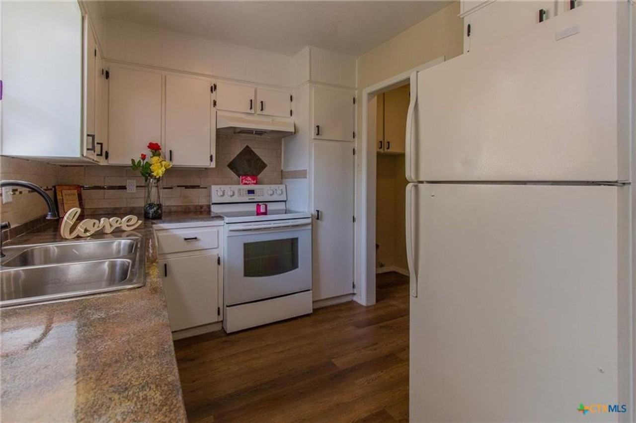 2606 Zephyr Rd - Photo 2 of 14