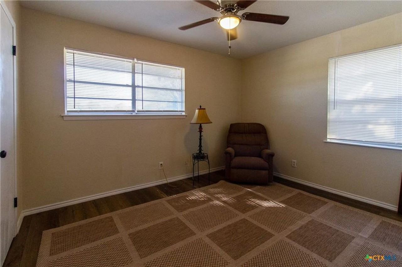 2606 Zephyr Rd - Photo 5 of 14