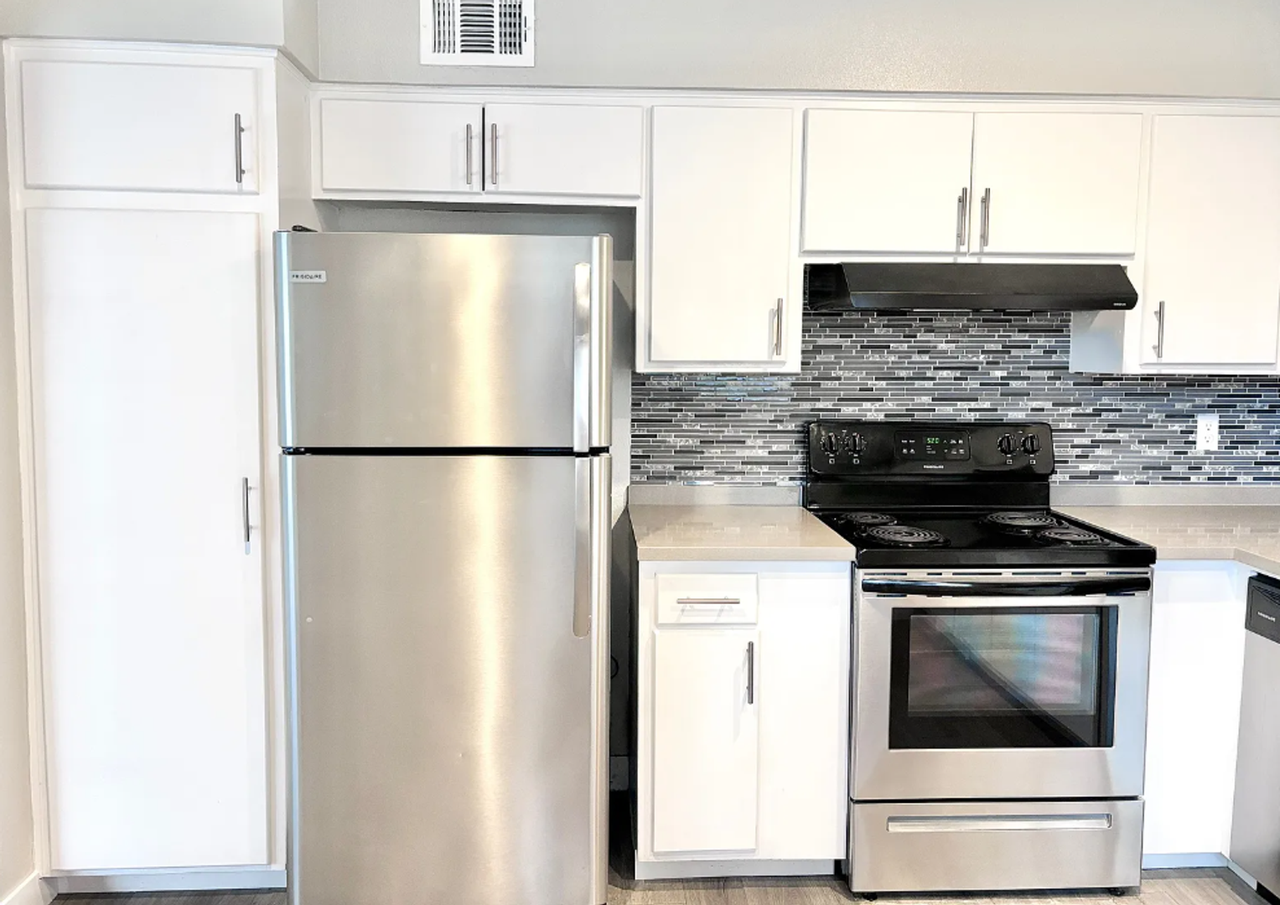 The Cosmo Apartments - Photo 6 of 9