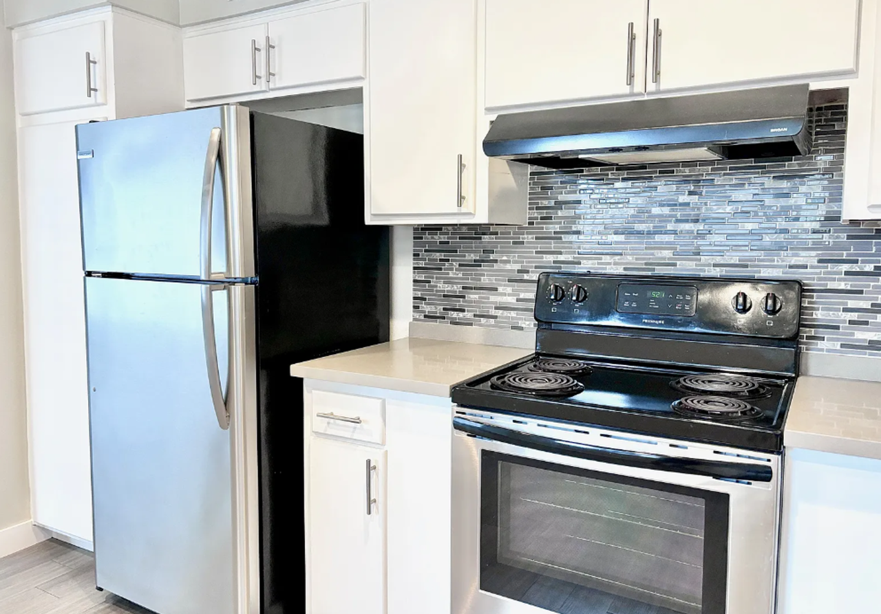 The Cosmo Apartments - Photo 7 of 9