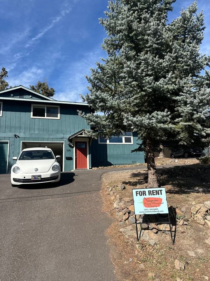 928 Nw Portland Ave - Photo 2 of 36