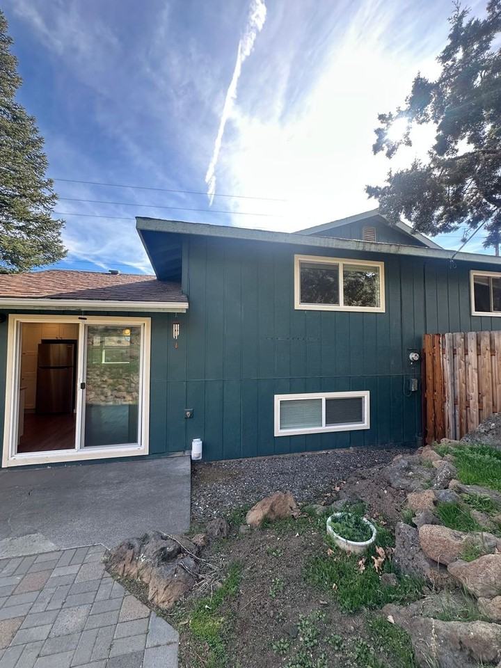 928 Nw Portland Ave - Photo 3 of 36