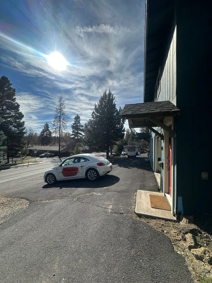 928 Nw Portland Ave - Photo 5 of 36