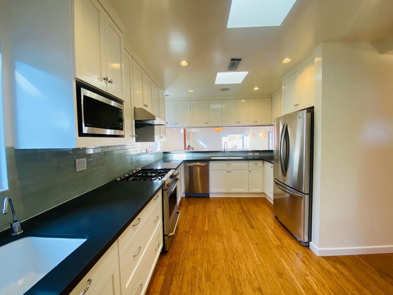 3392 Mclaughlin Ave - Photo 4 of 16