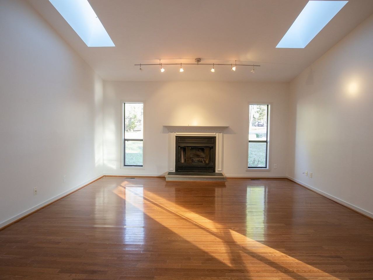 1037 Mansfield Crossing Rd - Photo 6 of 33