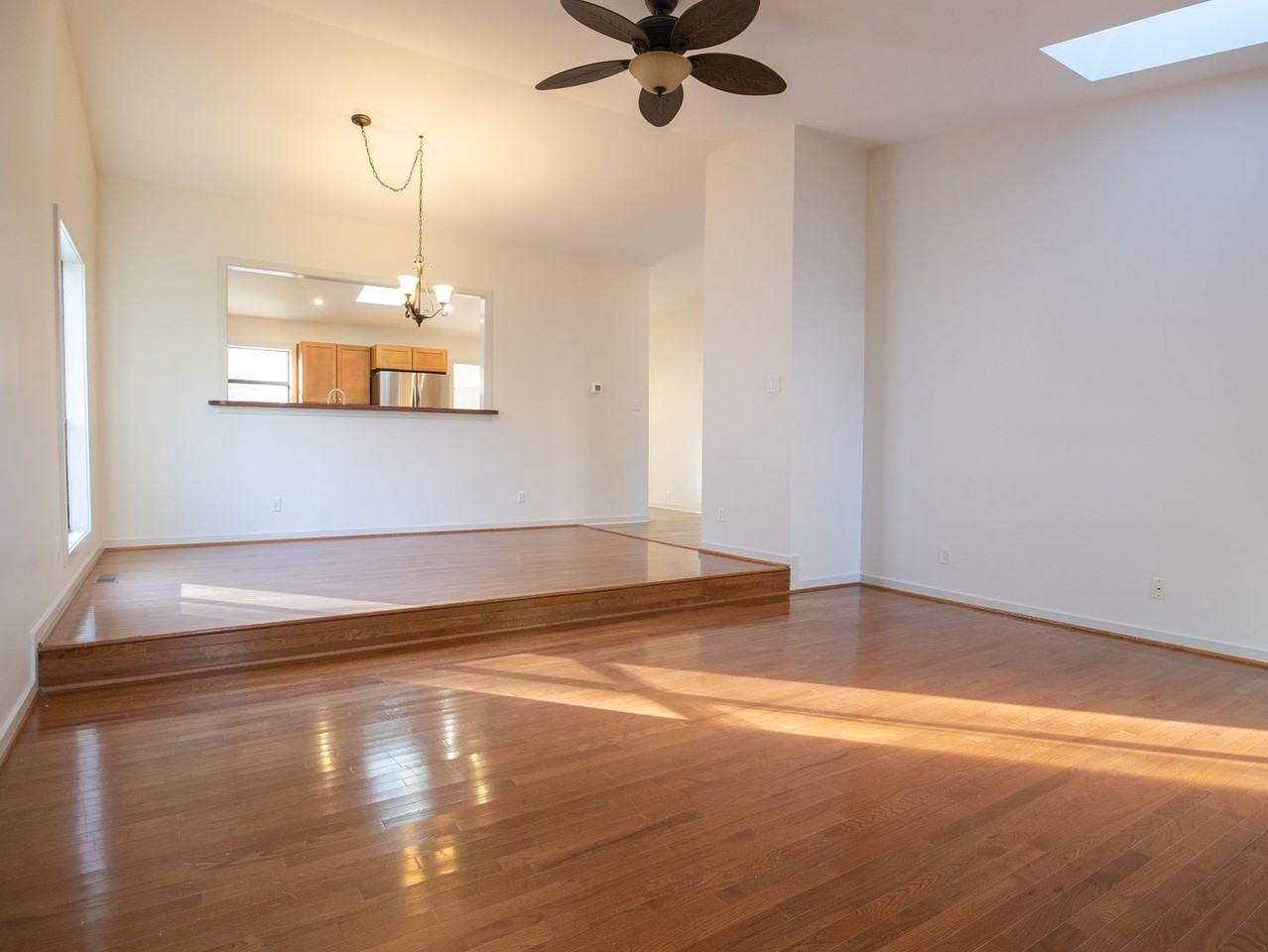 1037 Mansfield Crossing Rd - Photo 7 of 33