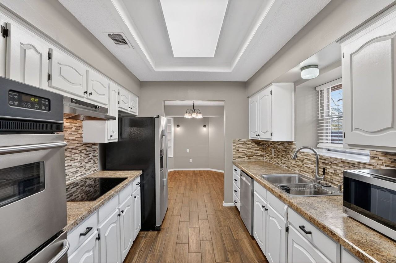 2511 Ironwood Ct - Photo 5 of 30