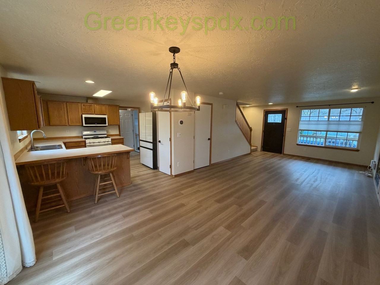 9553 N Syracuse St - Photo 4 of 41