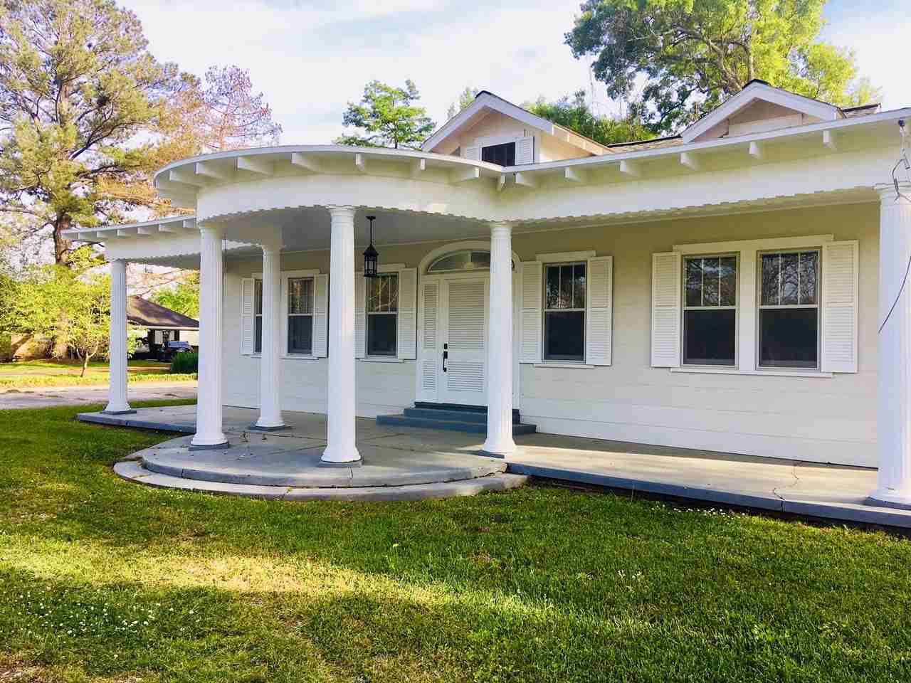 208 Saint Anne St - Photo 3 of 23