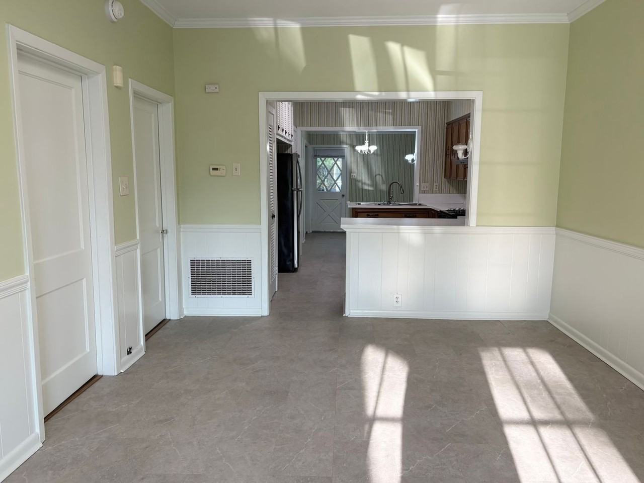 208 Saint Anne St - Photo 4 of 23