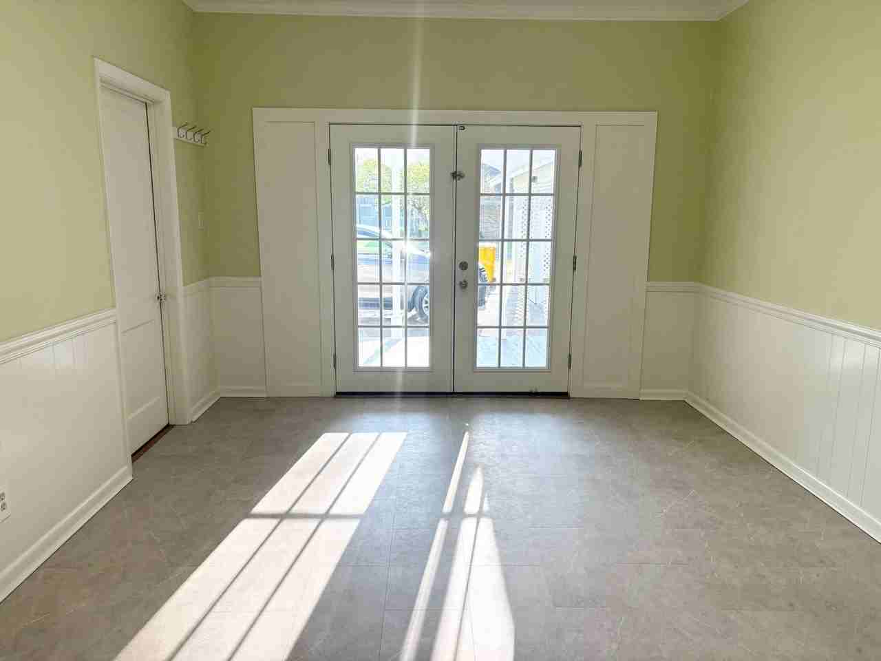 208 Saint Anne St - Photo 5 of 23