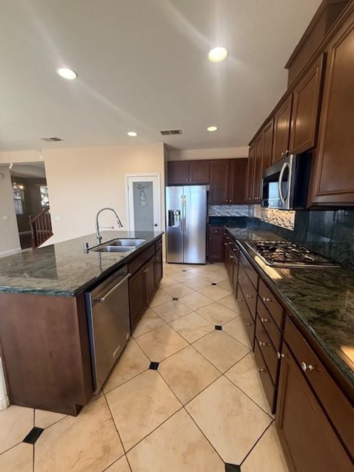 5215 Sandbar Cove Way - Photo 3 of 25