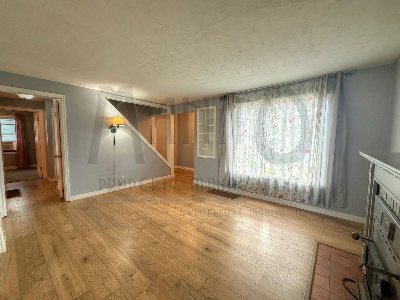 2822 W Sanson Ave - Photo 4 of 24