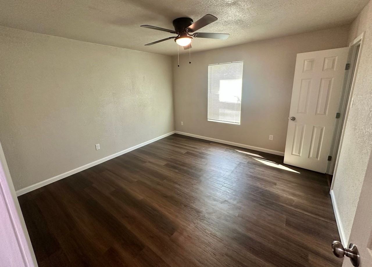 1717 S 7th St - Photo 4 of 10