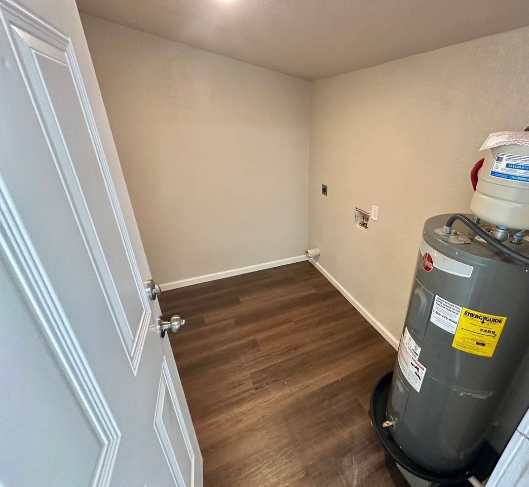 1717 S 7th St - Photo 6 of 10