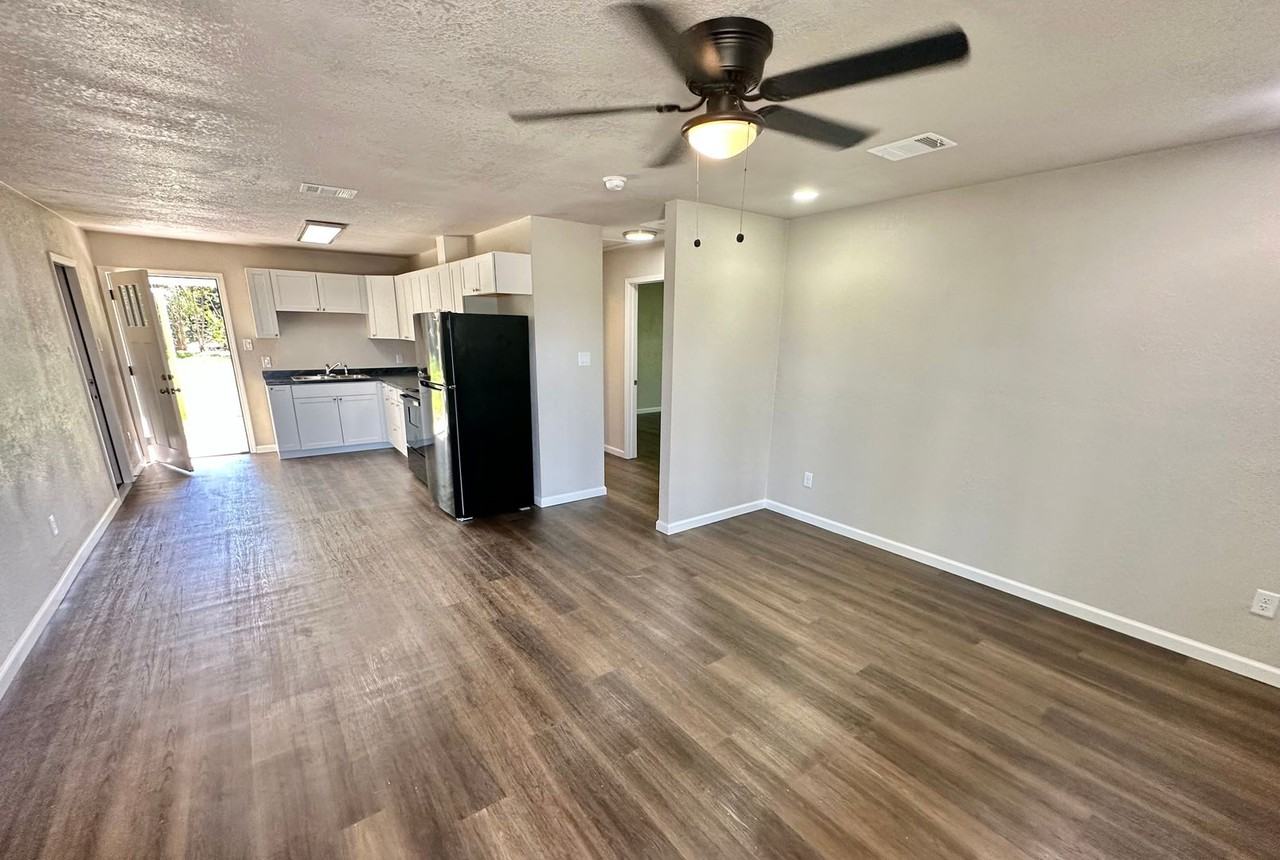 1717 S 7th St - Photo 7 of 10