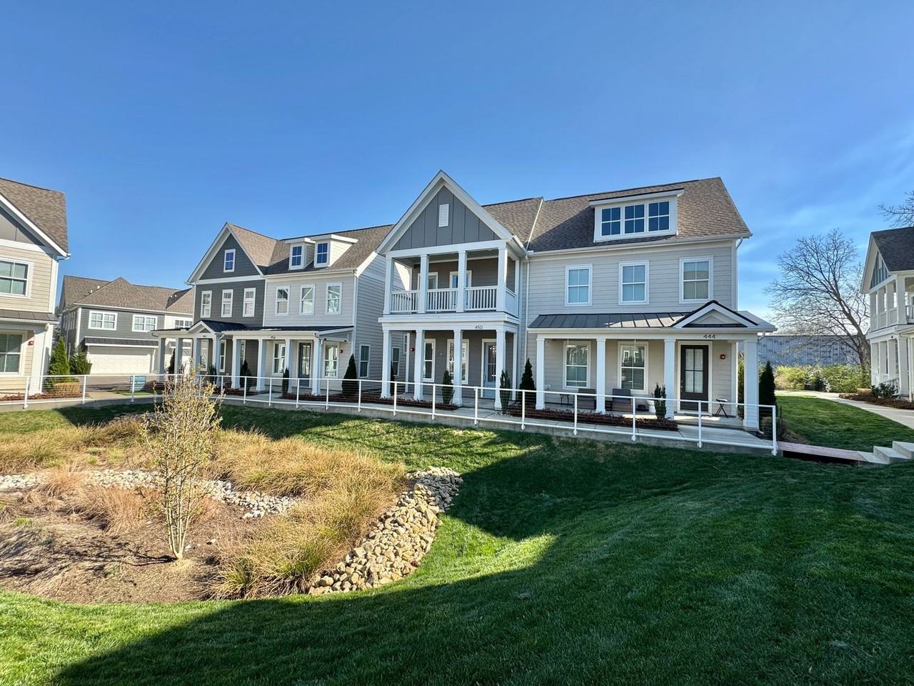 450 Herringbone Ct - Photo 2 of 34