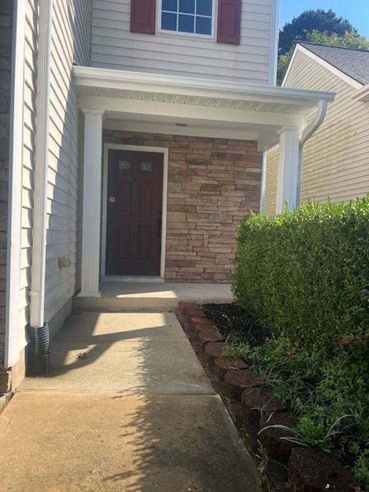 8 Grosbeak Ln - Photo 3 of 50