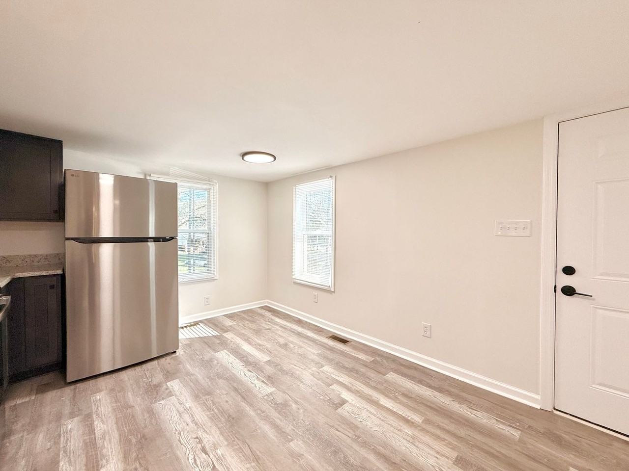 35 Easy St - Photo 3 of 12