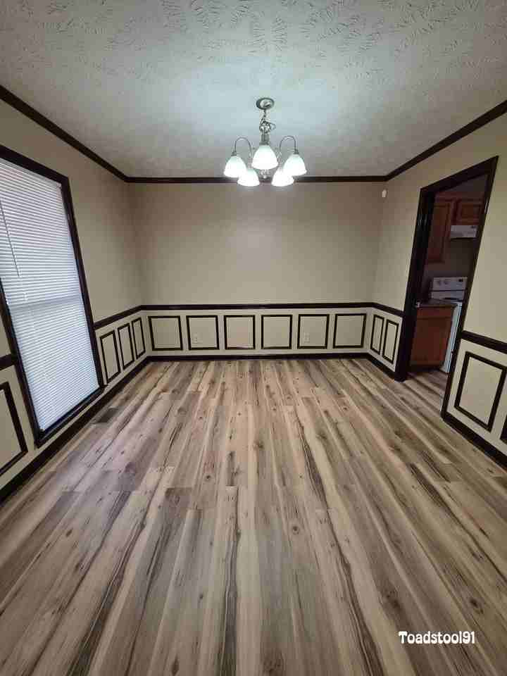 513 Roundtree Dr - Photo 3 of 17