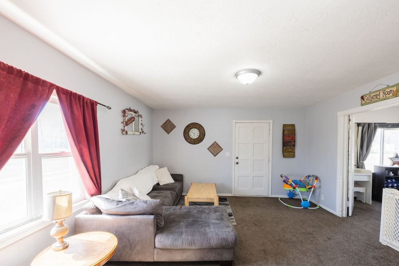 10 N Center St - Photo 4 of 20