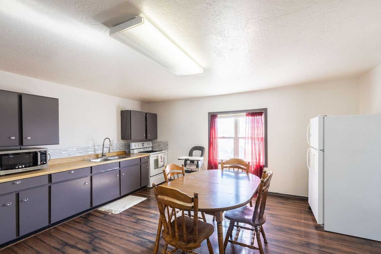 10 N Center St - Photo 7 of 20