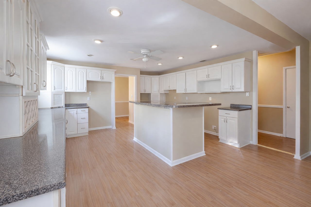 465 Meadowcrest Cir - Photo 2 of 13