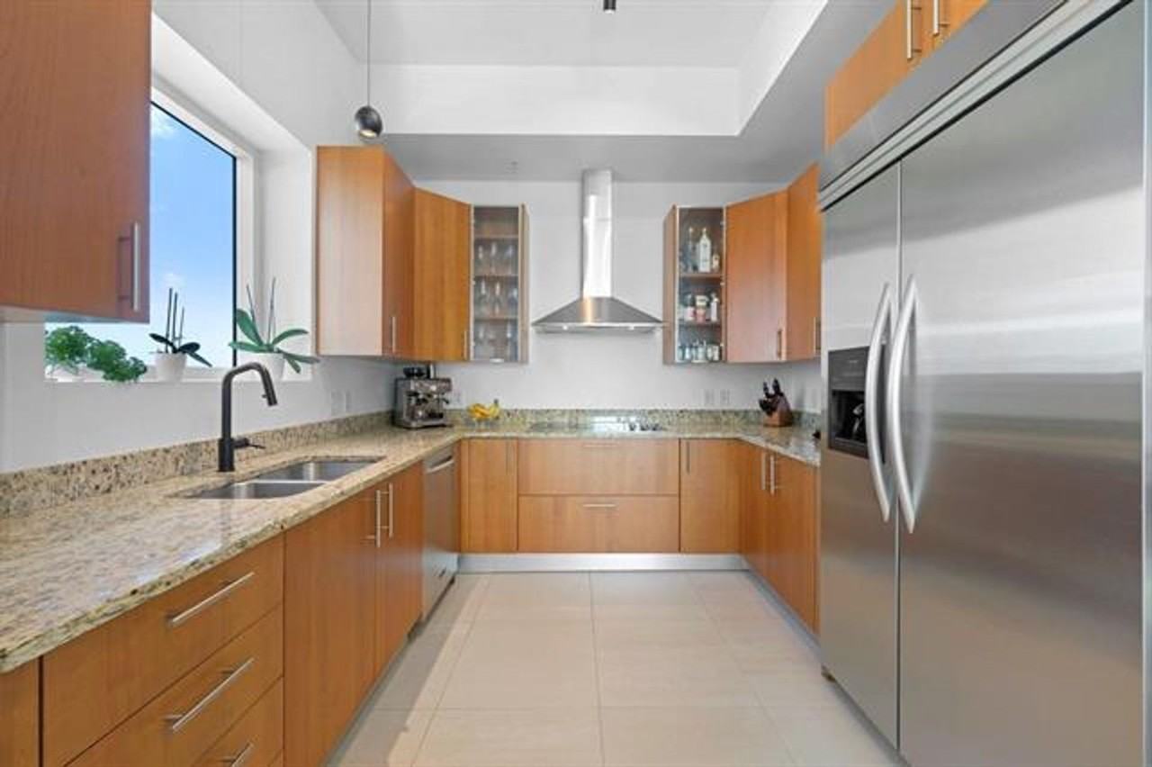 1945 S Ocean Dr #PH - Photo 5 of 37